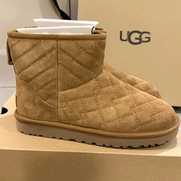 Moving sale. Brand new women’s UGG boots - Picture 2 of 4